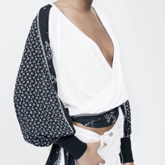 Free People Auxton Thermal Waffle Black White Floral Print Oversized Top XS - Picture 3 of 14